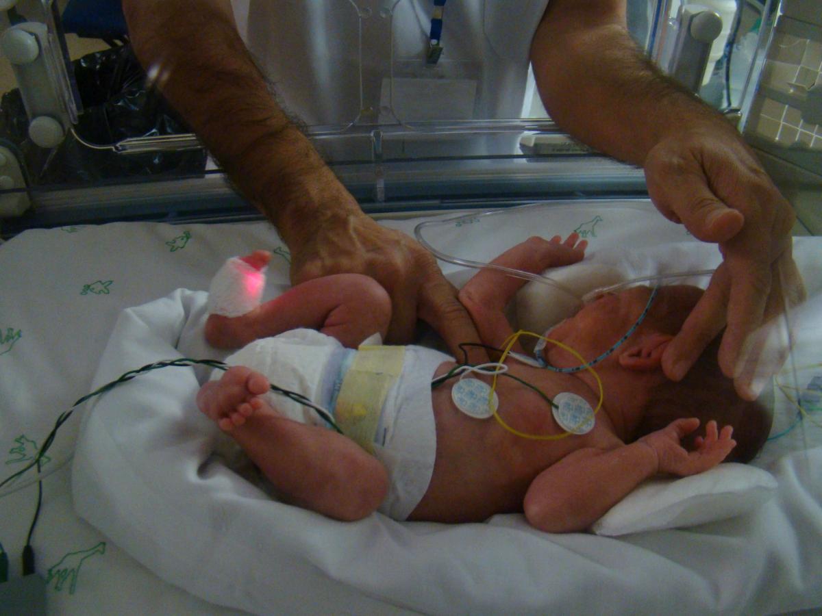 ¿Cuál es el papel del fisioterapeuta en un servicio de neonatología? ¿Cuál es el papel del fisioterapeuta en un servicio de neonatología?