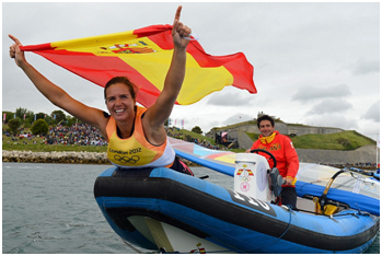 Nadadora olimpica con bandera española